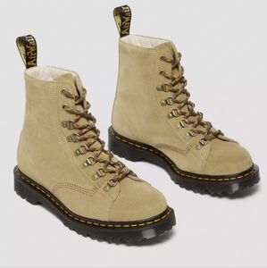 NWT Dr. Martens Barton Tan Repello Calf Suede Insulated Winter Boots 8 L 7 M